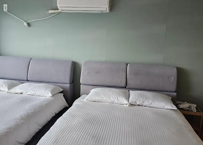 Hongdae Hue - 1min From Hongik Uni Station Exit1