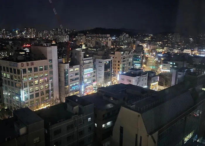 Apartamento Hongdae Hue - 1min From Hongik Uni Station Exit1 Seúl